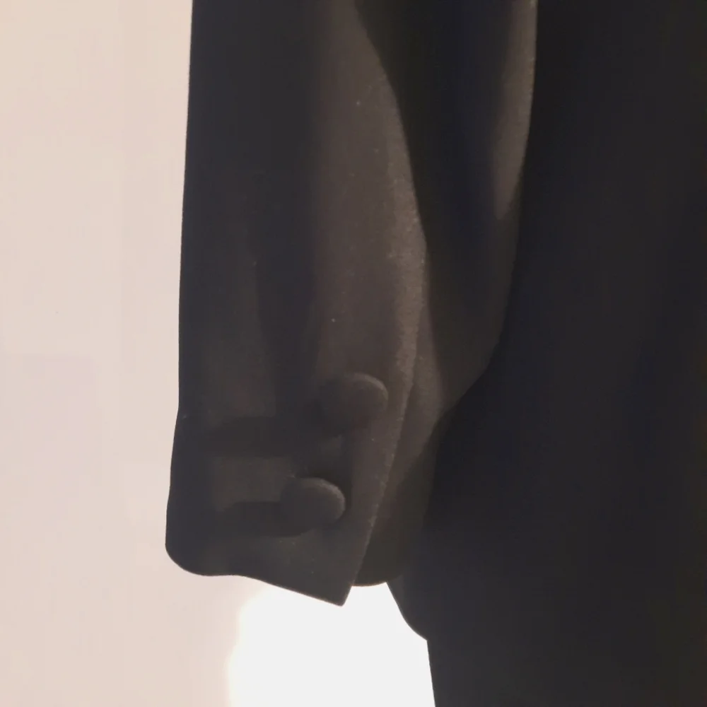 Black Doublebreasted Skirt Suit Size 8 - Picture 12 of 14